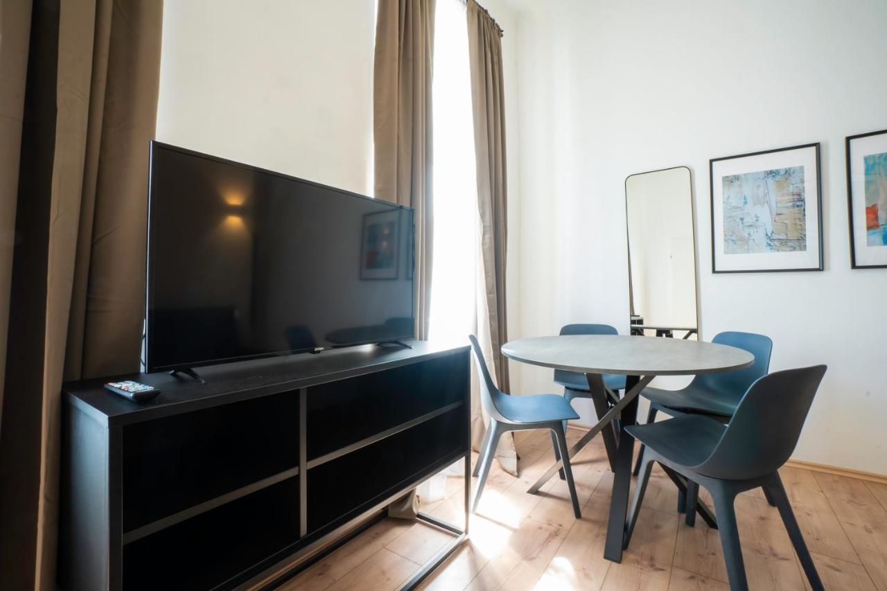 Modern 1-Bedroom Apartment Next To Praterstern Wien Eksteriør bilde