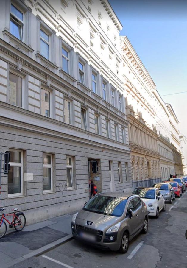 Modern 1-Bedroom Apartment Next To Praterstern Wien Eksteriør bilde